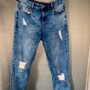 distressed skinny jeans